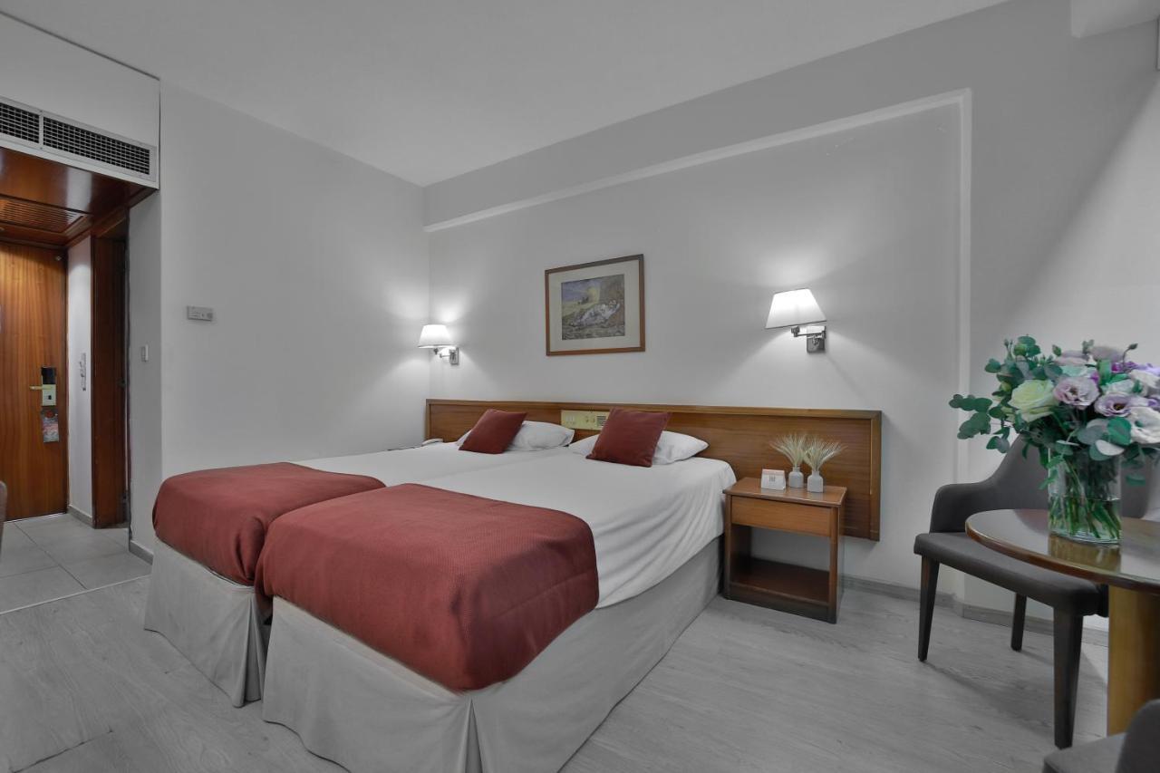 Odysseia Hotel Kapetanios Limassol Exterior photo