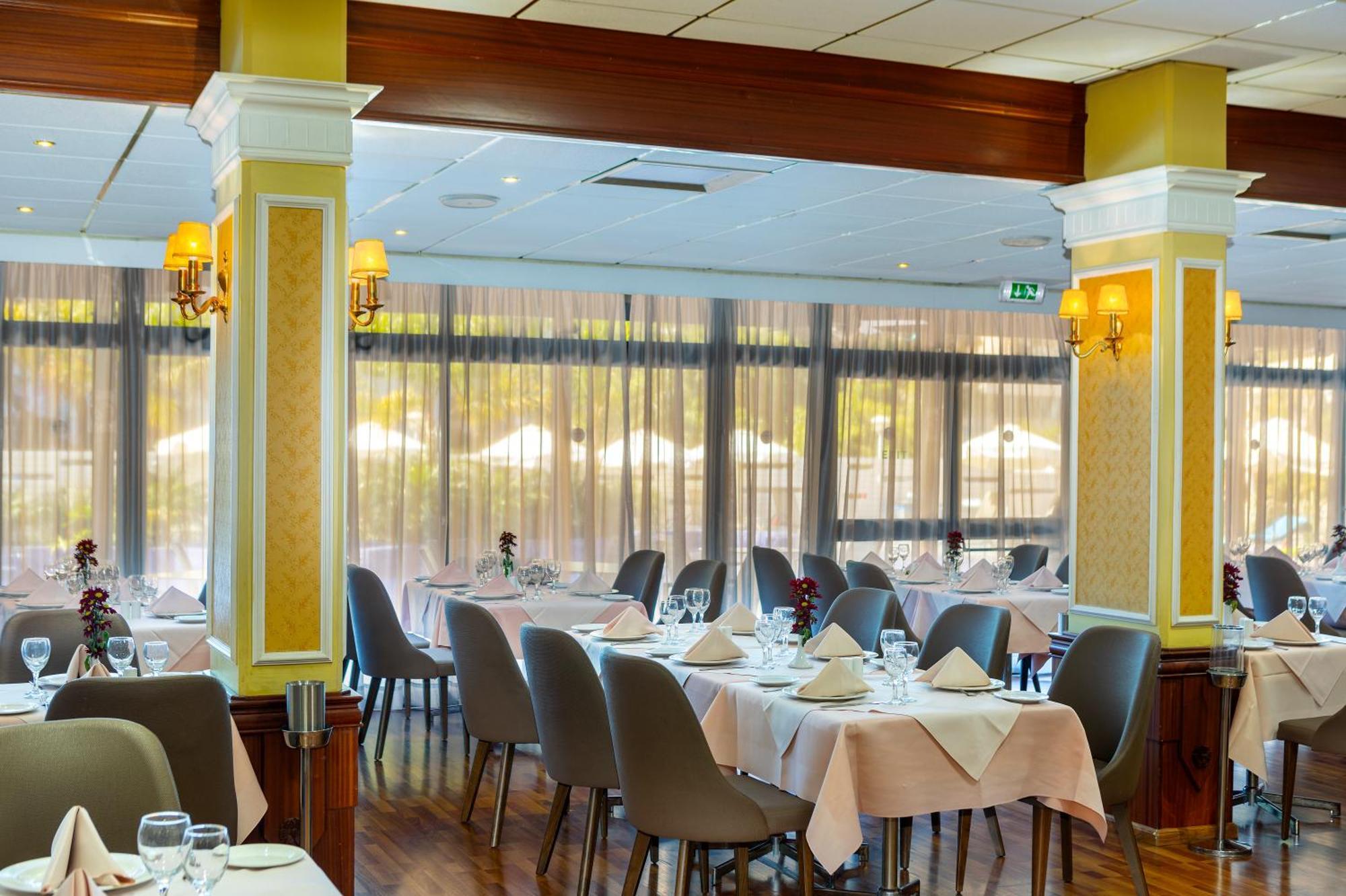Odysseia Hotel Kapetanios Limassol Exterior photo