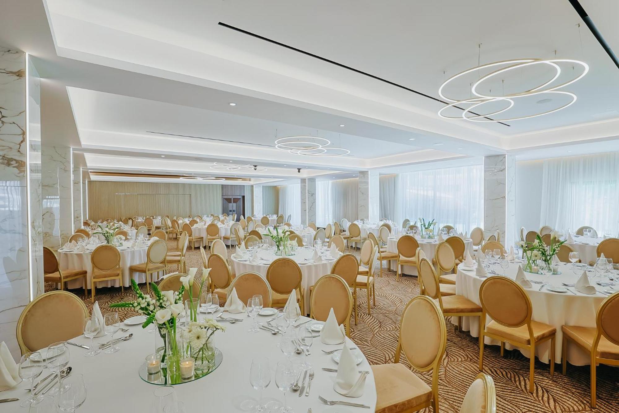 Odysseia Hotel Kapetanios Limassol Exterior photo